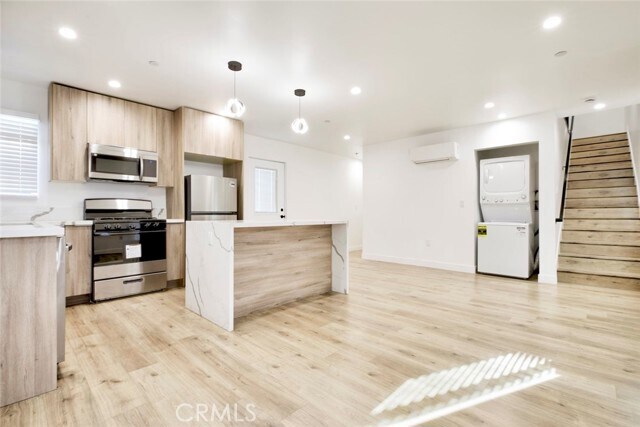 Foto del edificio - 5650 Cartwright Ave