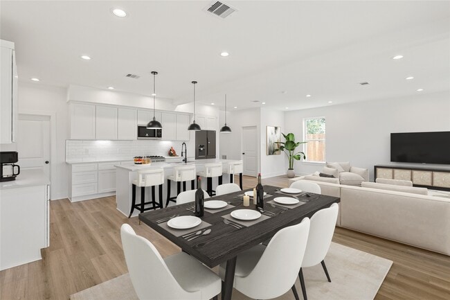 Building Photo - 7413 Charlie St