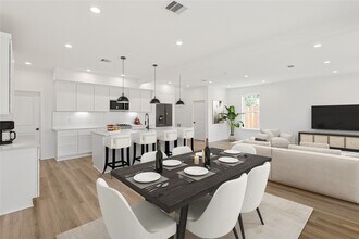 Building Photo - 7413 Charlie St