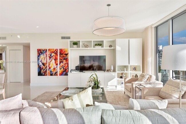 Building Photo - 300 Sunny Isles Blvd