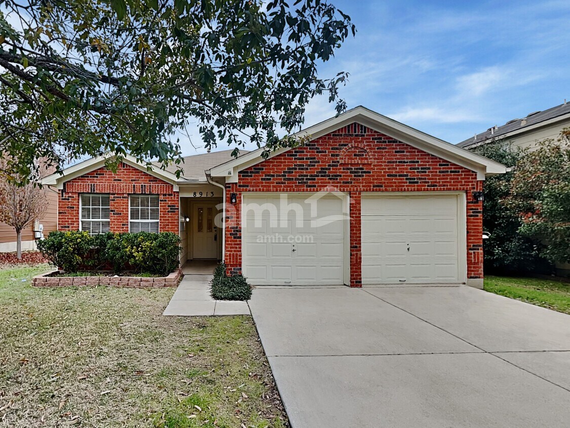 8913 West Creek House Rental in Converse, TX