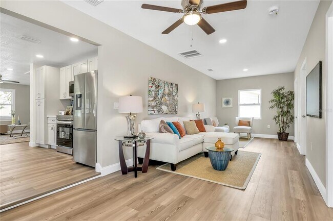 Building Photo - 2944 Bahia Vista St