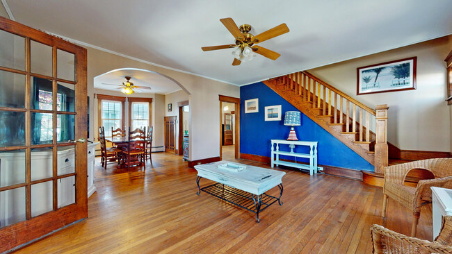 Foto del edificio - 615 Shore Rd
