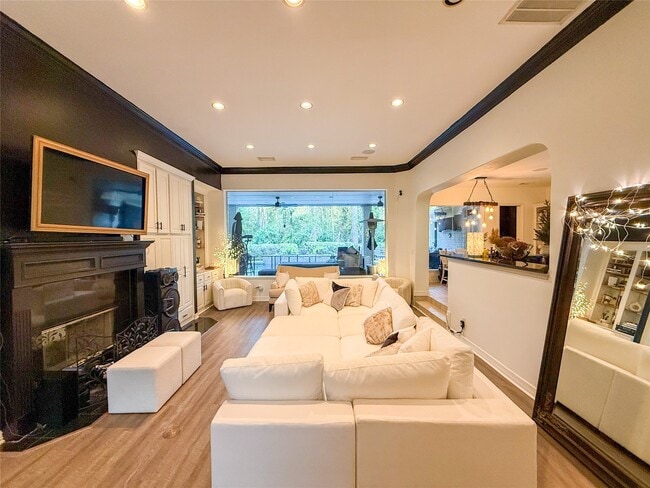 Foto del edificio - 15318 Beecham Dr