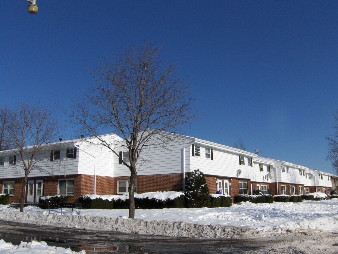 Primary Photo - 3024-3050 W Iona Ter