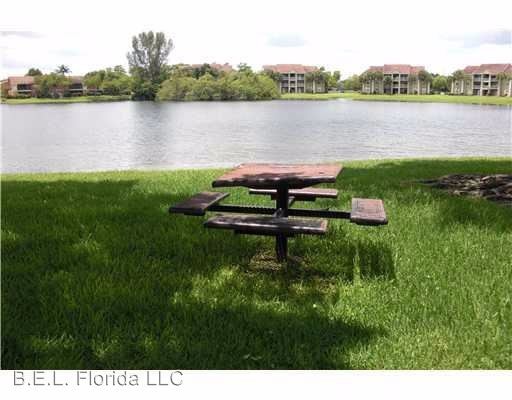 Foto principal - 2800 N Oakland Forest Dr