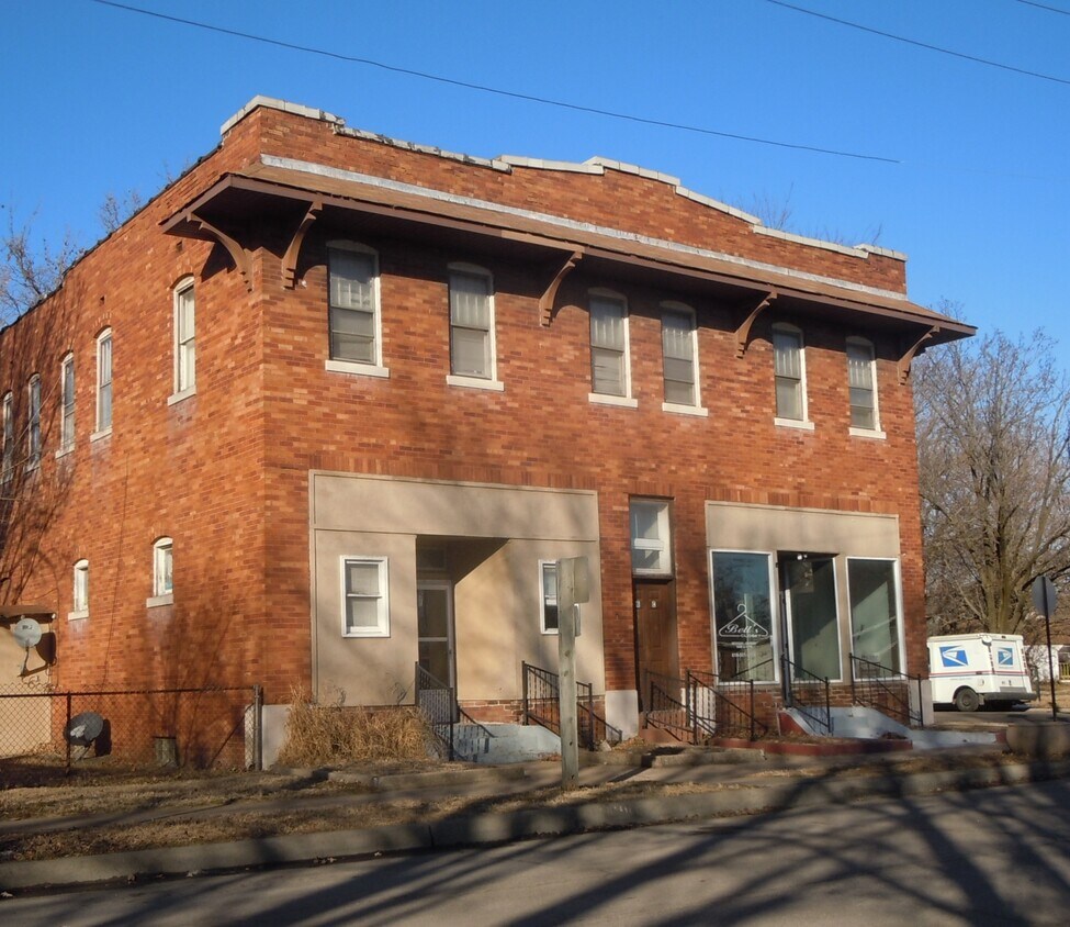 Primary Photo - 821 Niedringhaus Ave