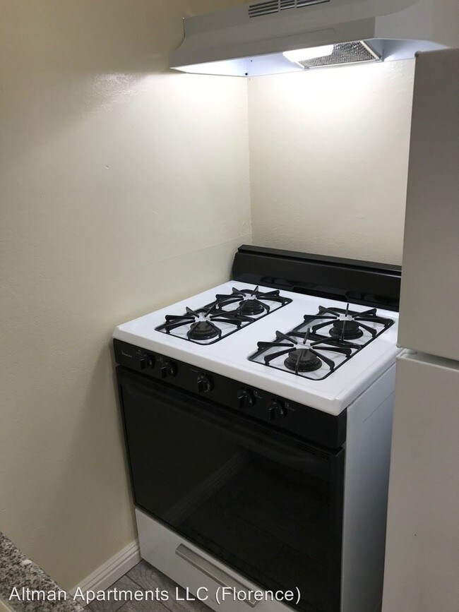 Foto del edificio - 1141-1147 E Florence Ave