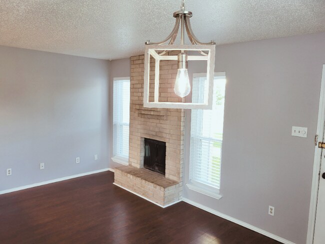 Building Photo - 6702 Everhart Rd