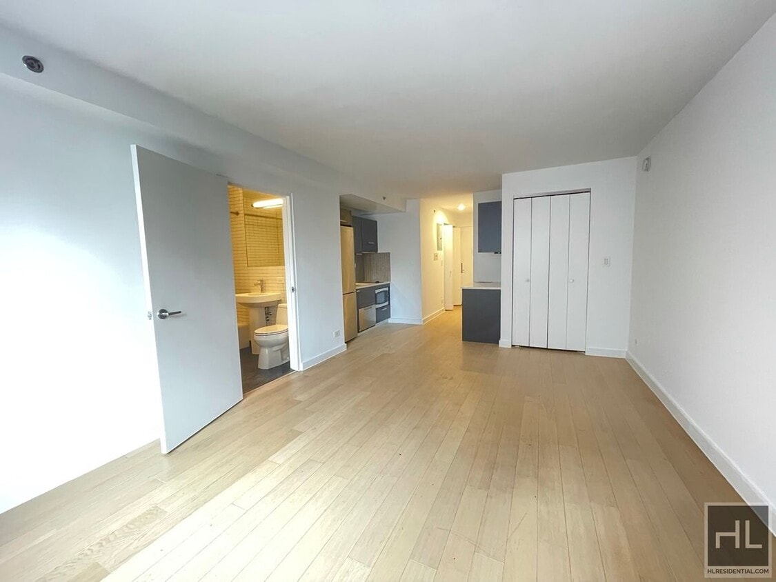Building Photo - East 39th Street