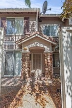 Building Photo - 6125 Lambeck Ln