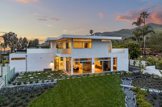 Building Photo - 5738 Busch Dr