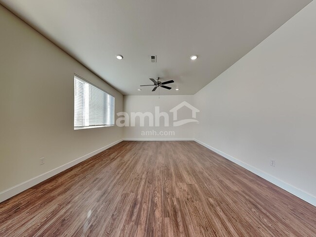Foto del edificio - 19211 15th Ave Ct E