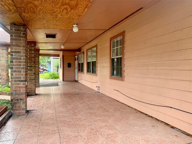 Building Photo - 6602 Clemson St