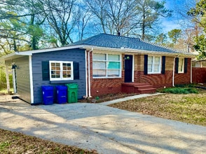 Building Photo - 3213 Beech Dr