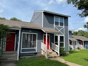 Building Photo - 122 Hillside Dr