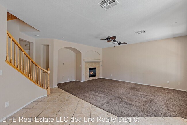 Building Photo - 4 br, 2.5 bath House - 811 Wintersweet Rd.