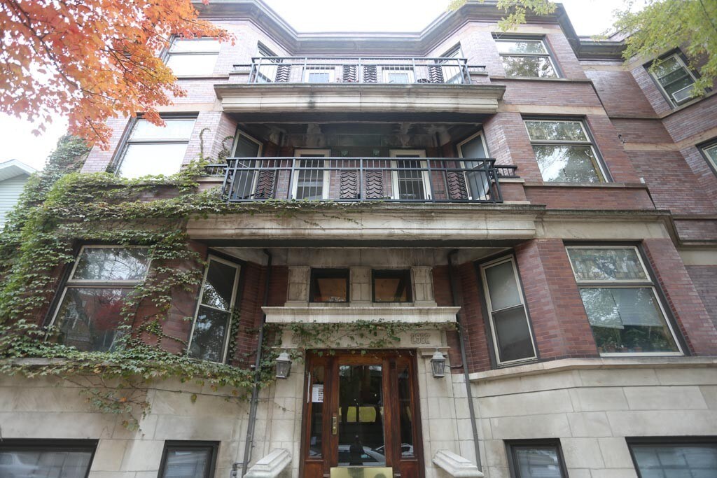 Primary Photo - 2920 N Burling St