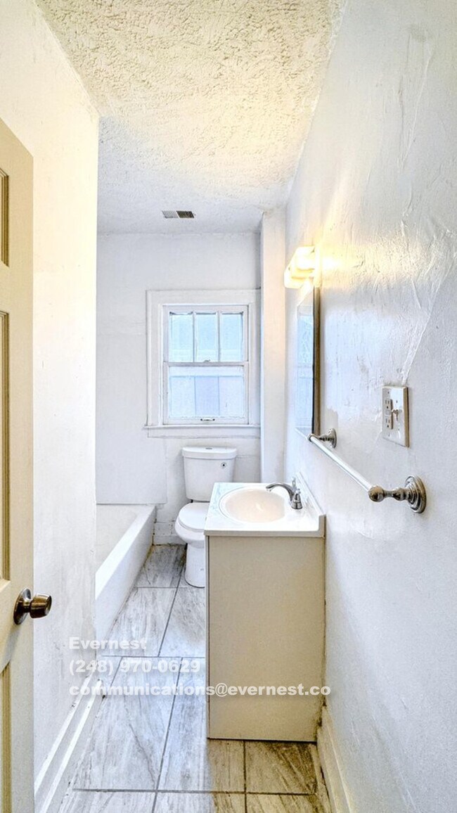 Foto del edificio - 3745 W Grand St