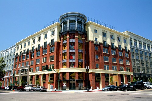 Broadway Grand - 438 W Grand Ave