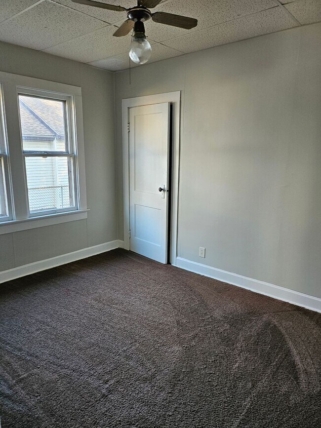 Foto del edificio - 3 Bed 1 bath house