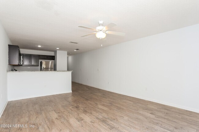 Foto del edificio - 8236 Rigel Rd