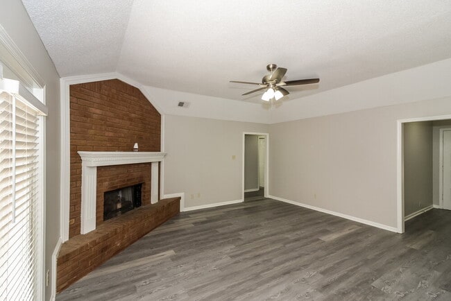 Foto del edificio - 1365 Sandy Stone Ln