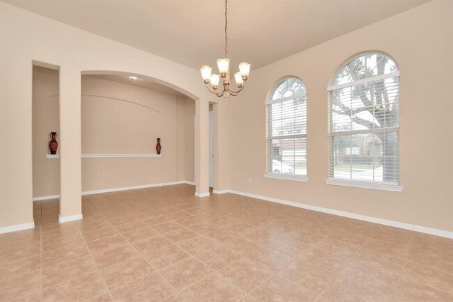 Building Photo - 25206 Hazel Ranch Dr