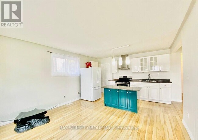 Photo du bâtiment - 128 Stevenson Rd S