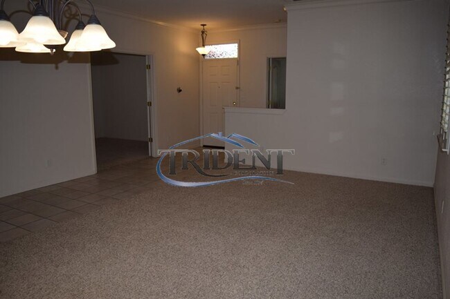 Foto del edificio - 4 bedroom, 3 bath house with den/office