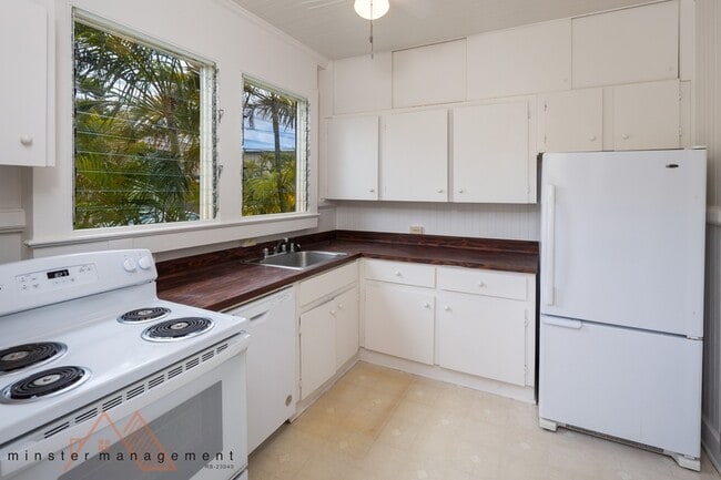 Building Photo - 218 Paiko Dr