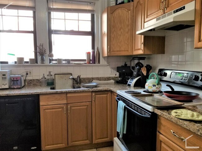 Foto del edificio - Coolidge Corner Area of Brookline. Heat, H...