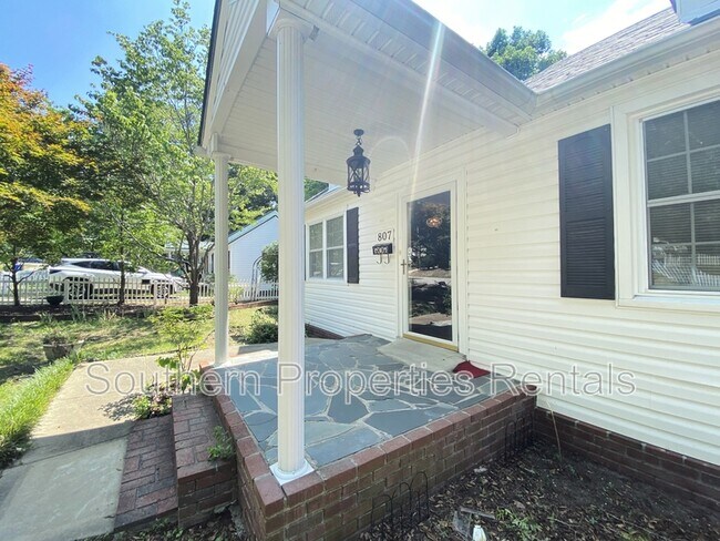 Foto del edificio - 807 Cape Fear Ave
