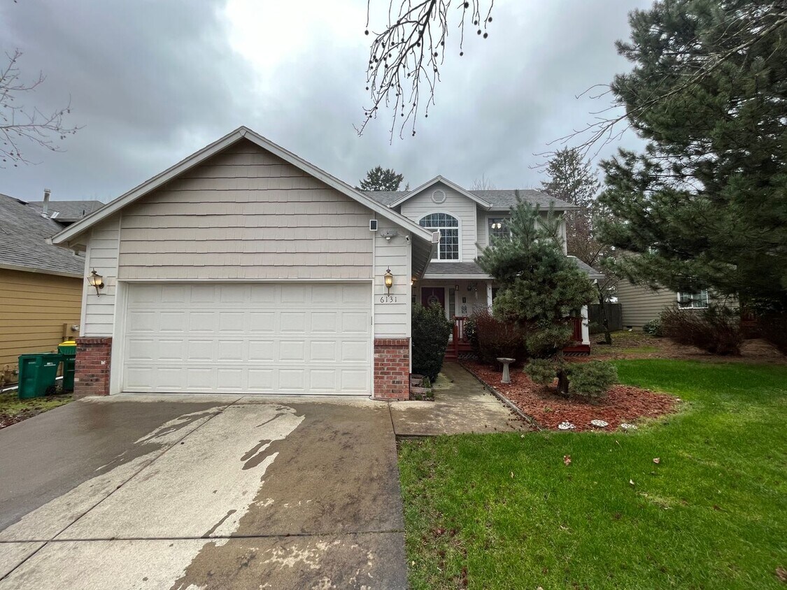 Primary Photo - Beautiful 3 Bed, 2.5 Bath House in Central...