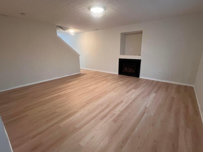 Foto del edificio - 133 Feathertip Ln