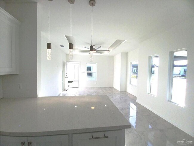 Foto del edificio - 1404 S Xanthia St