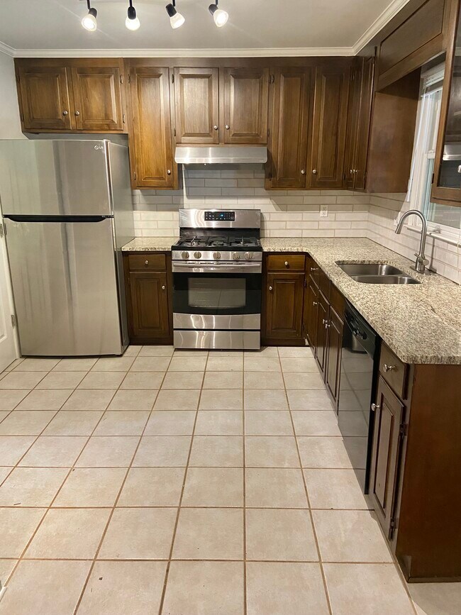 kitchen - 1118 Old Roswell Rd