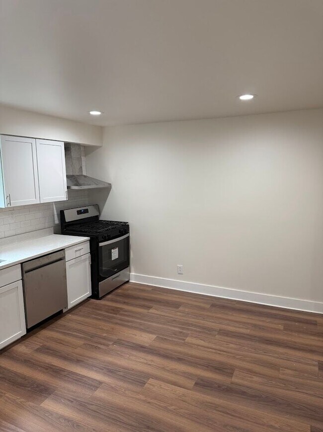 Foto del edificio - 420 Tintsman Ave