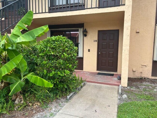Building Photo - 5975 Forest Hill Blvd