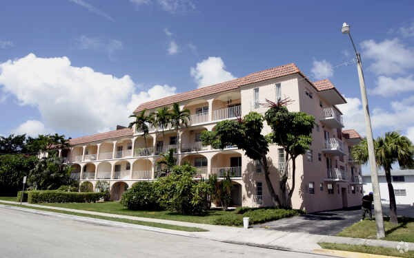 Villa Fontana Apartments South Miami Fl Apartments Com