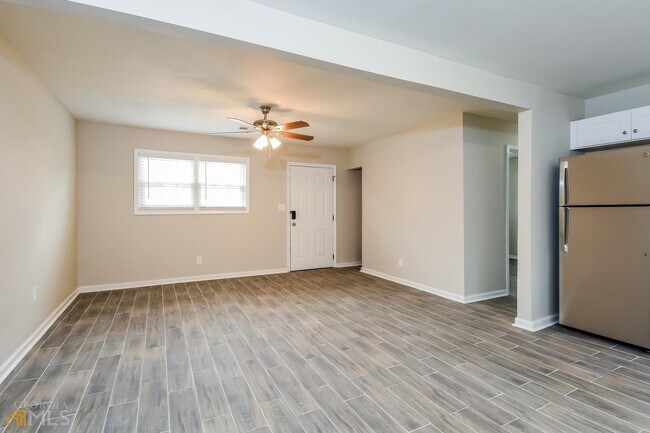 Foto del edificio - 3715 Meadowview Dr