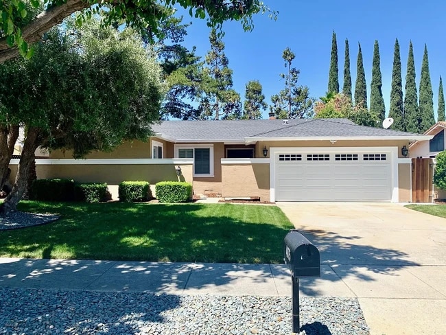 Building Photo - 4075 Beebe Cir