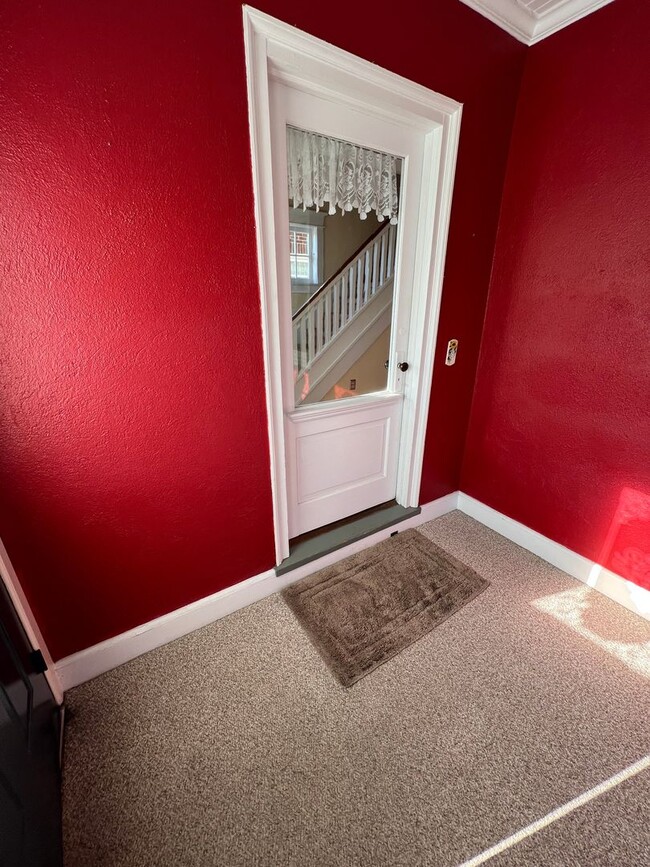 Foto del edificio - WEST END THREE BEDROOM HOME