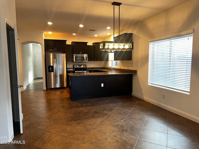 Foto del edificio - 1686 W Paisley Dr