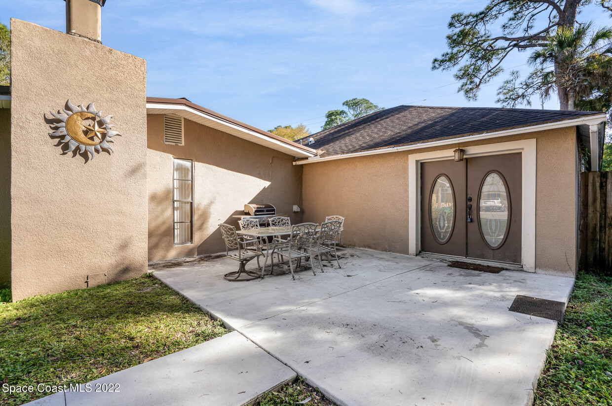 Foto principal - 1043 Green Rd