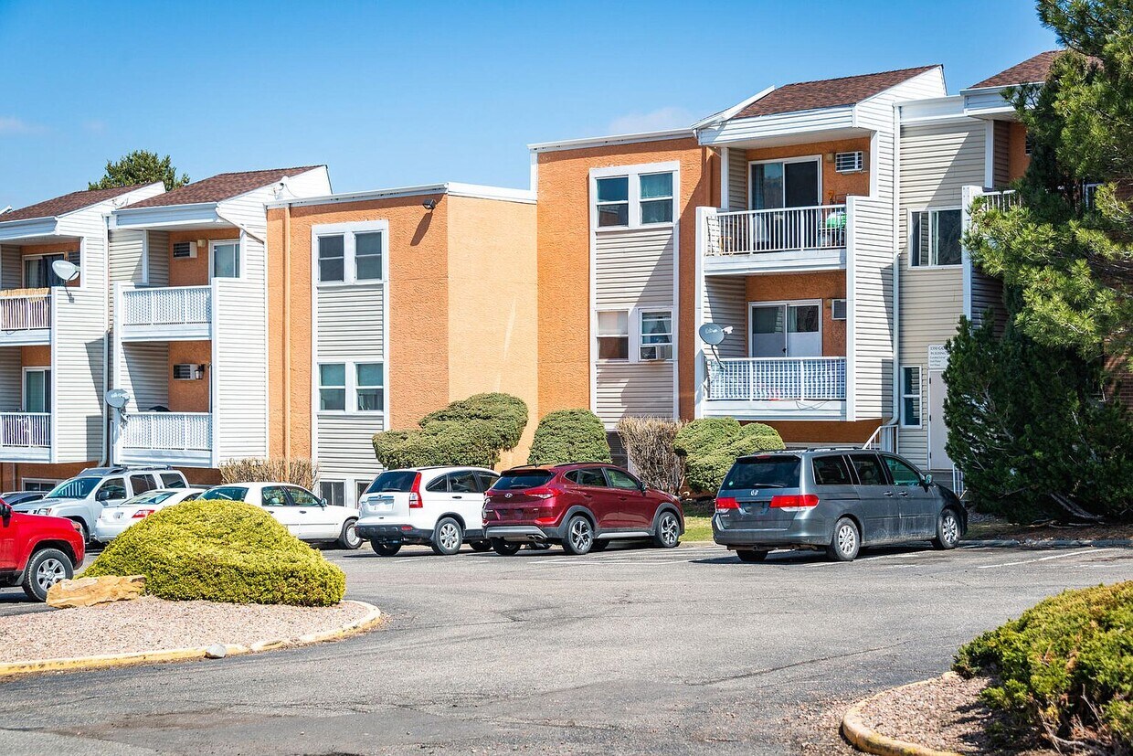 1350 Golden Cir Unit Apt 206, Golden, CO 80401 Apartments in Golden