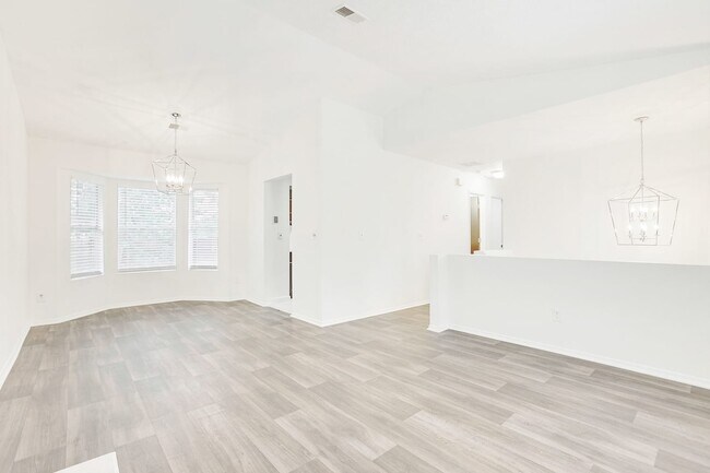 Building Photo - 5410 Forest Downs Cir