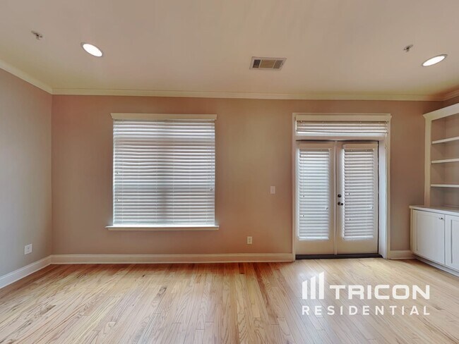 Foto del edificio - 516 Leighton Woods Ct