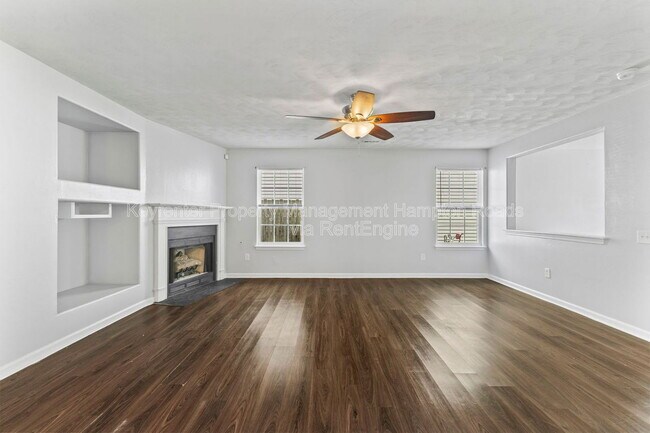 Foto del edificio - 312 Pebble Creek Dr