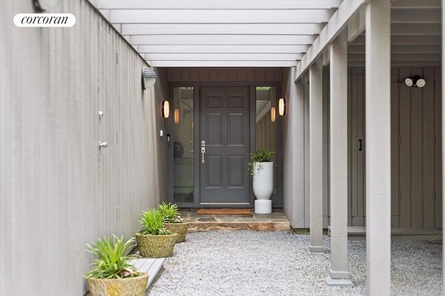 Building Photo - 1A Beatrice Dr